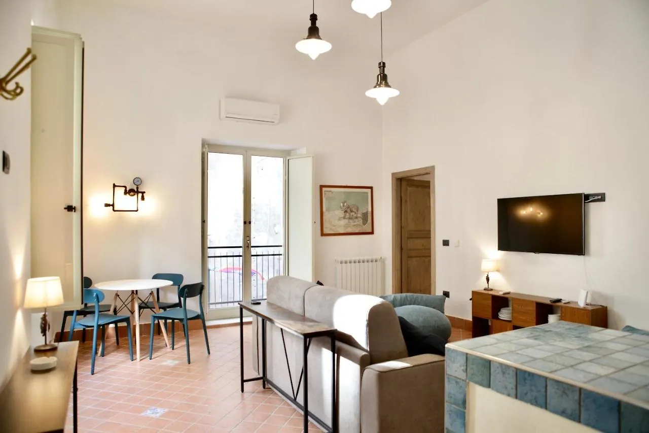 Casa Mia Ai Quartieri Spagnoli contacts